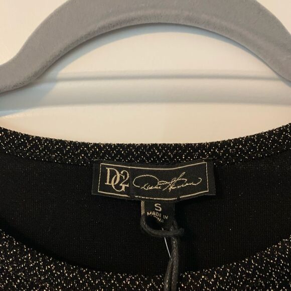 DG2 by Diane Gilman NWT sweater.  Size: S.  Oversized.  Long hem one side. - Picture 2 of 3